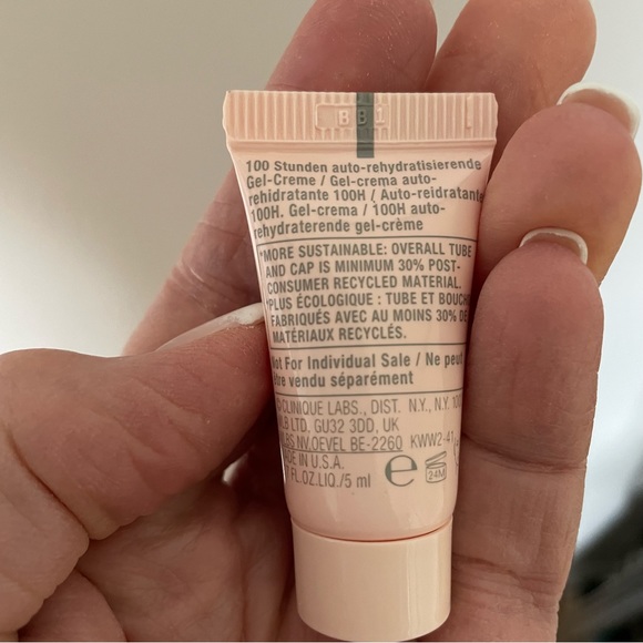 NWT Clinique Moisture Surge 100 Hour Sample Size 5 ml. - Picture 3 of 6